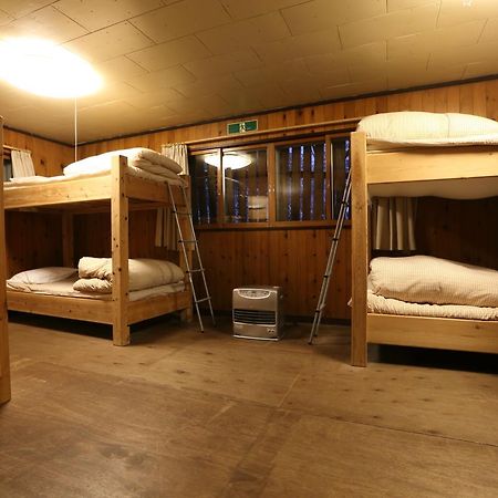 Snowbeds B&B Hakuba Bagian luar foto